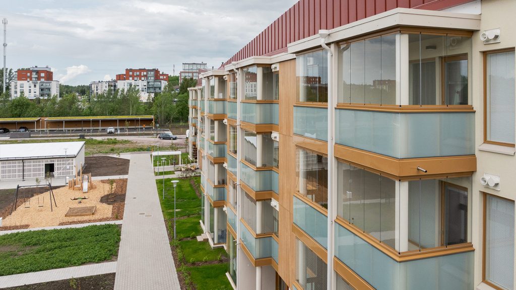Parvekelasitukset